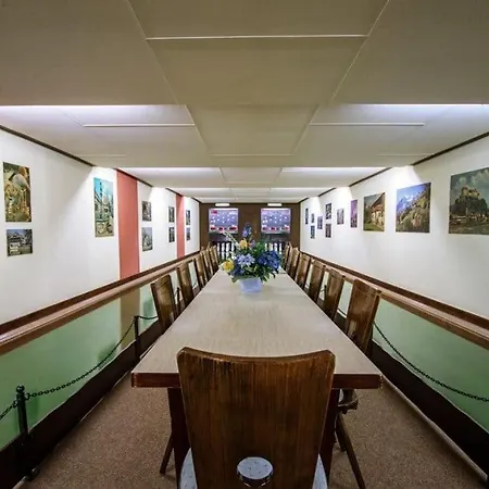 Restaurant Freihof فندق