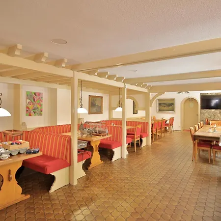 Restaurant Freihof فندق 3*